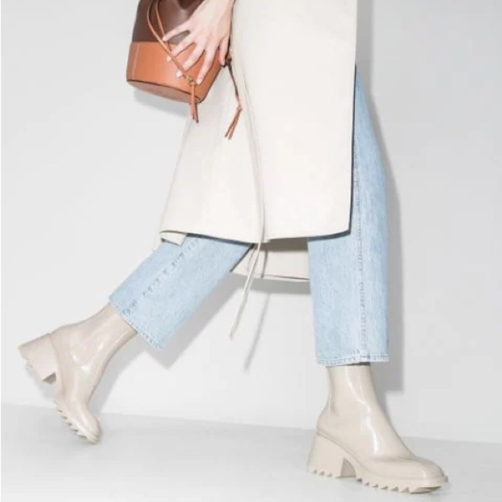 Chloe Betty Rain Bootie Size 7